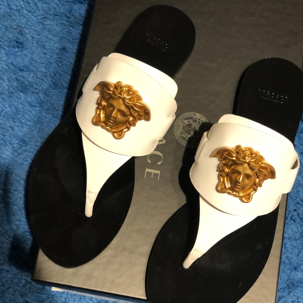 NWT Versace Palazzo Medusa Sandals